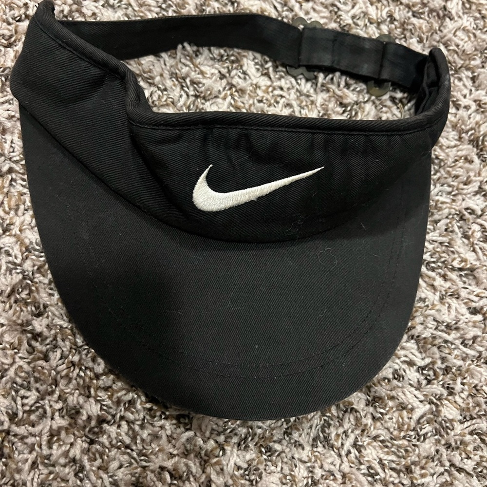 Black Nike visor